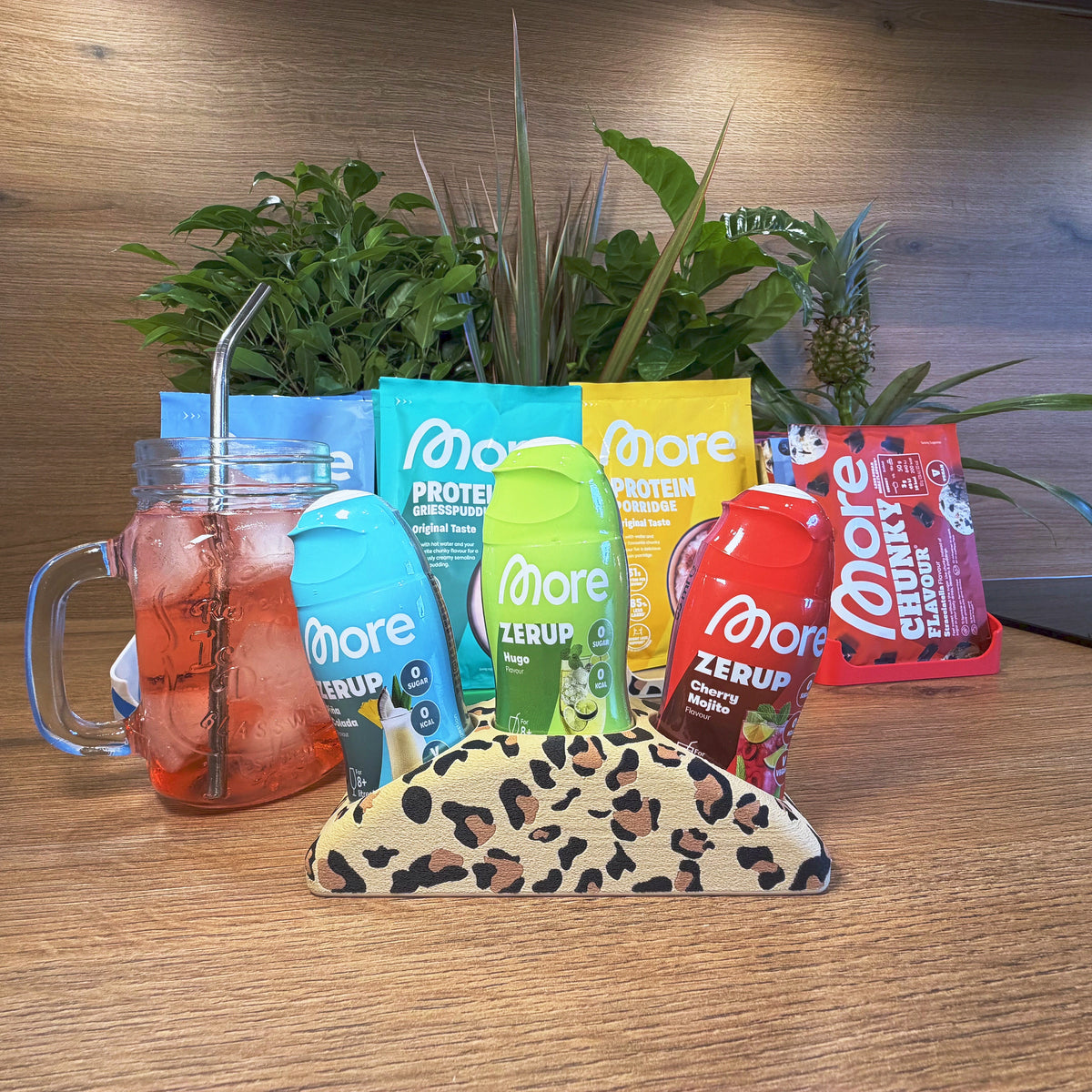 Sirup-Fächer 5er Leopard – 3D-gedruckter Ständer für Sirup-Fläschchen – Produktansicht 2
